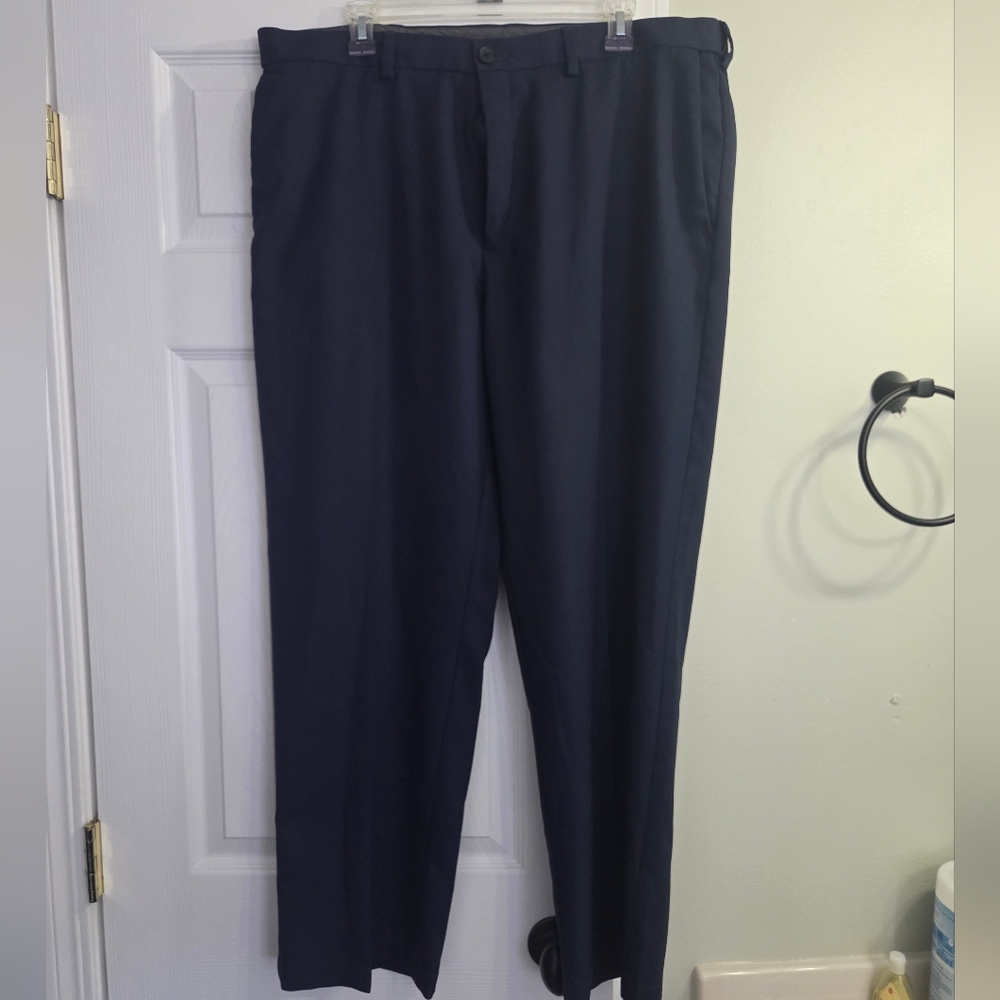 Haggar Men's Classic Navy Dress Pants